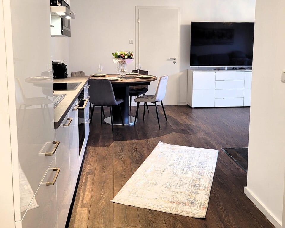 Apartment | Private kitchen | Cookware/dishes/utensils