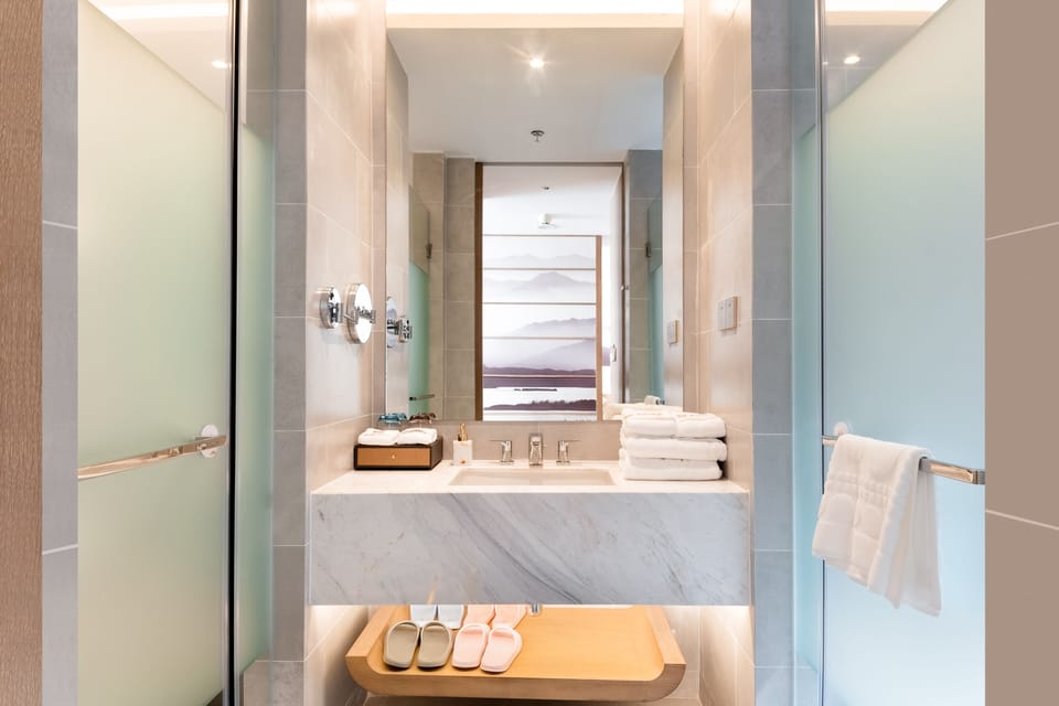 Classic Double Room, Patio, Courtyard View | Bathroom | Combined shower/tub, hair dryer, towels, soap