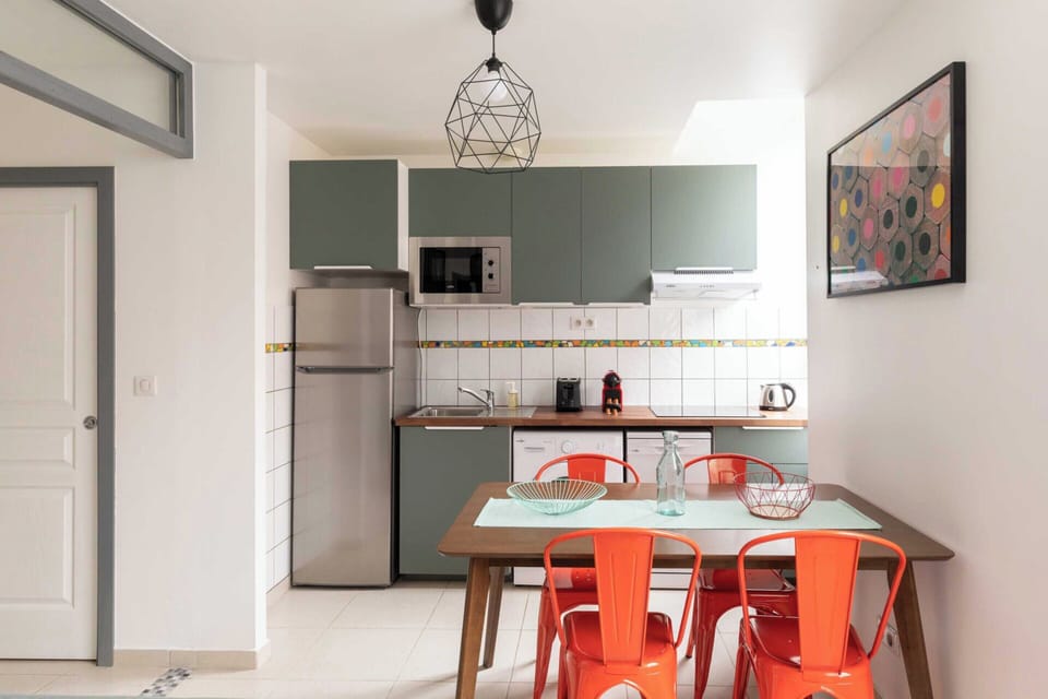 Apartment | Private kitchen | Cleaning supplies