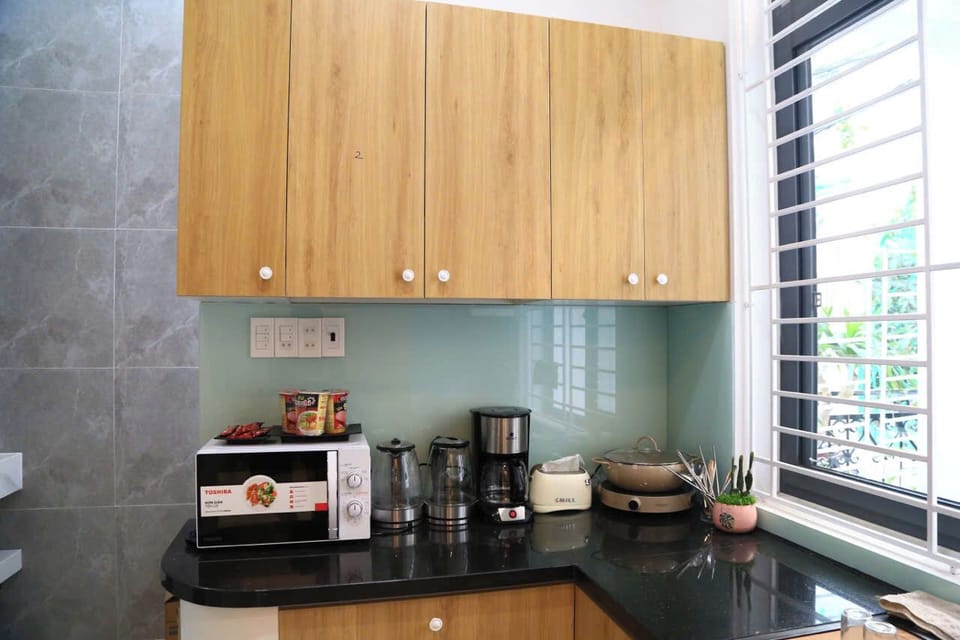 Deluxe Double Room, 1 Bedroom | Private kitchen | Mini-fridge, microwave, stovetop, coffee grinder