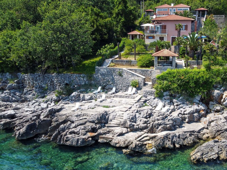 Coast, Coastal And Oceanic Landforms, Sea, Resort, Promontory, Shore, Bay, Ocean, Eco Hotel