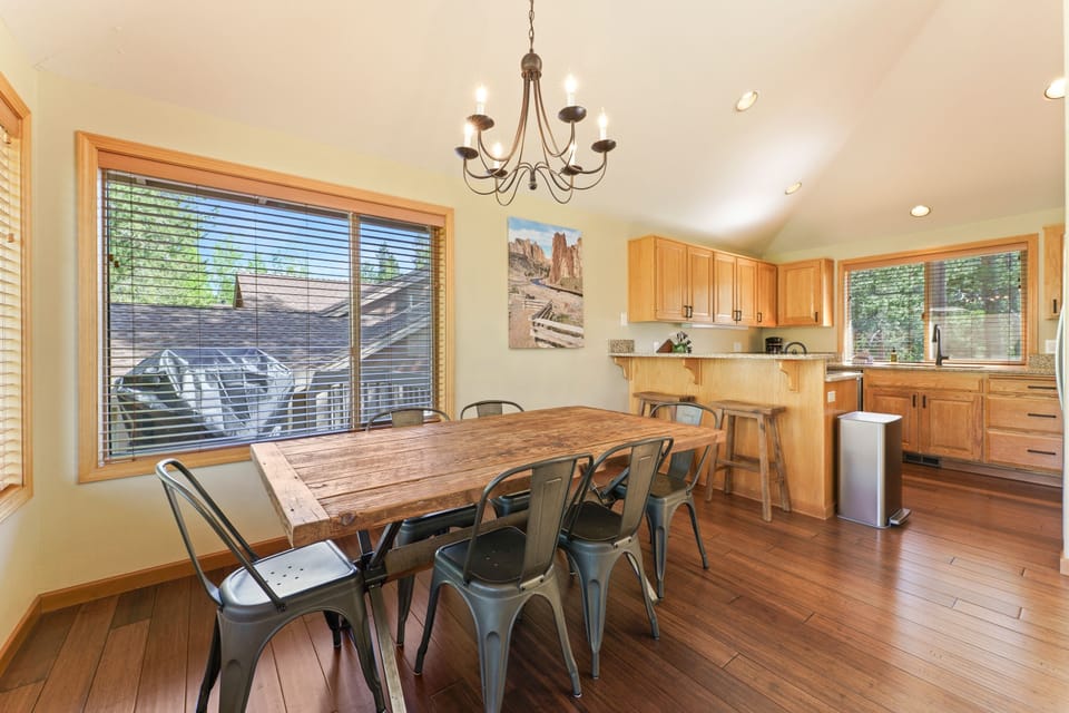 House, 4 Bedrooms | Dining