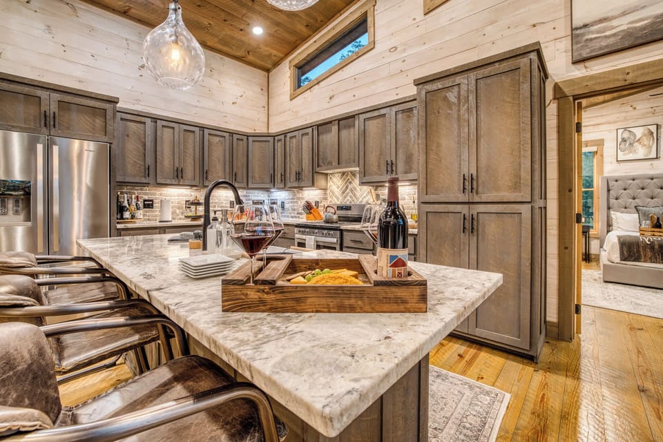 Granite countertops - great cabin/counter space