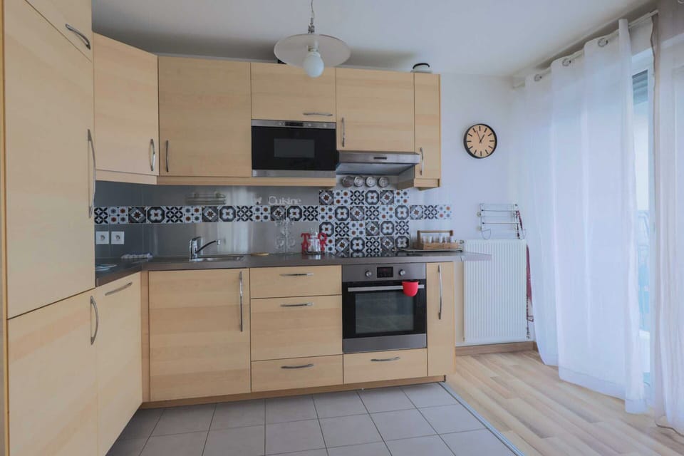 Apartment | Private kitchen | Coffee/tea maker, fridge, microwave, oven