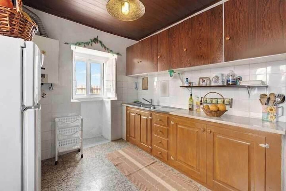Microwave, oven, cookware/dishes/utensils