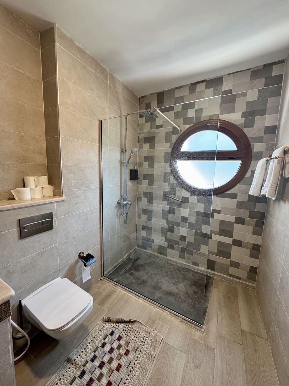 Family Room, Balcony | Bathroom | Hair dryer, towels, soap, shampoo