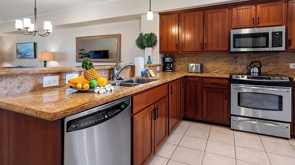 Condo, Multiple Beds, Lanai, Golf View (Waikoloa Beach Villas O22) | Private kitchen | Dining tables