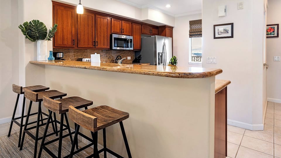 Condo, Multiple Beds, Lanai, Golf View (Waikoloa Beach Villas O22) | Private kitchen | Dining tables