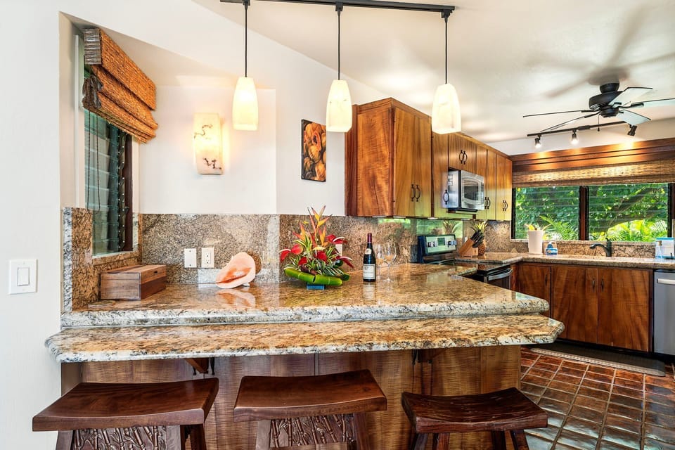 Townhome, Multiple Beds, Lanai, Ocean View (Kona Onenalo 1) | Private kitchen | Coffee/tea maker, full-size fridge, microwave, oven