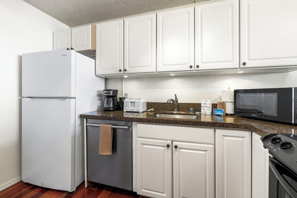 Condo, 1 King Bed with Sofa bed, Lanai, Ocean View (Kona Pacific E630) | Private kitchen | Dining tables