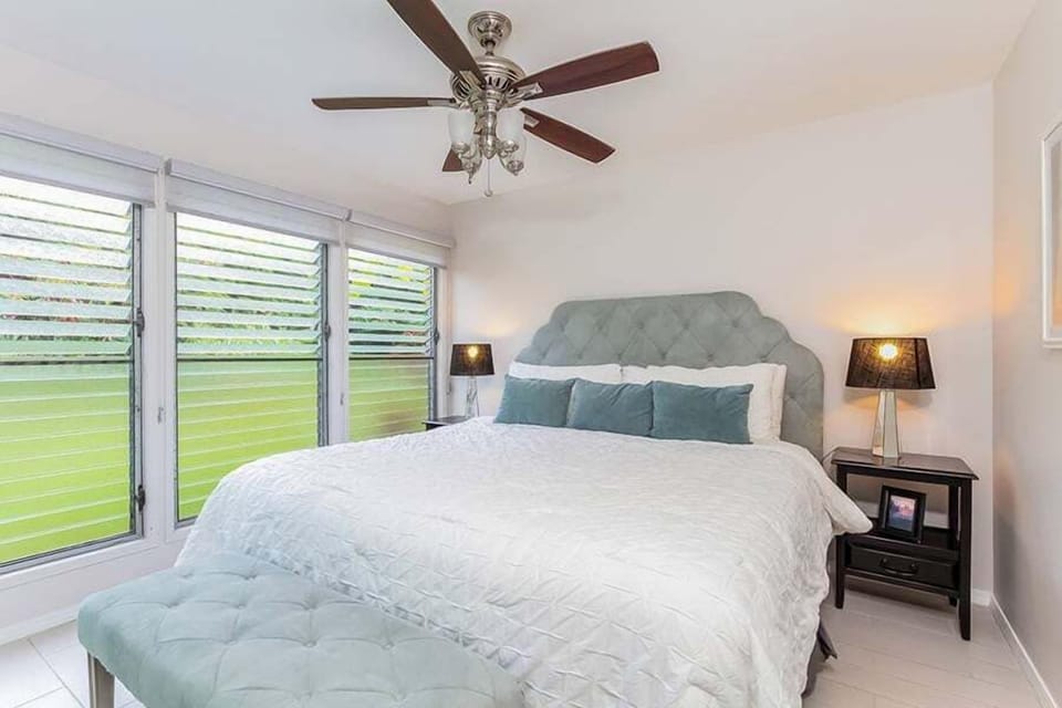 Condo, 1 King Bed with Sofa bed, Lanai, Ocean View (Kona Isle D1) | 1 bedroom, individually decorated, individually furnished, bed sheets