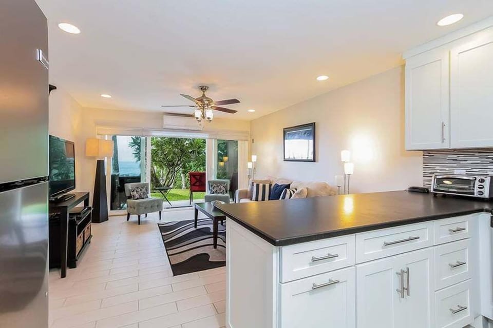 Condo, 1 King Bed with Sofa bed, Lanai, Ocean View (Kona Isle D1) | Interior
