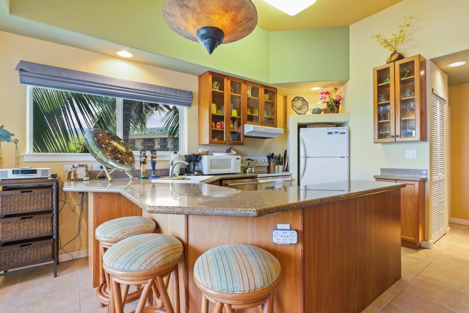 Condo, Multiple Beds, Lanai, Ocean View (Kahaluu Beach Villas 303) | Private kitchen