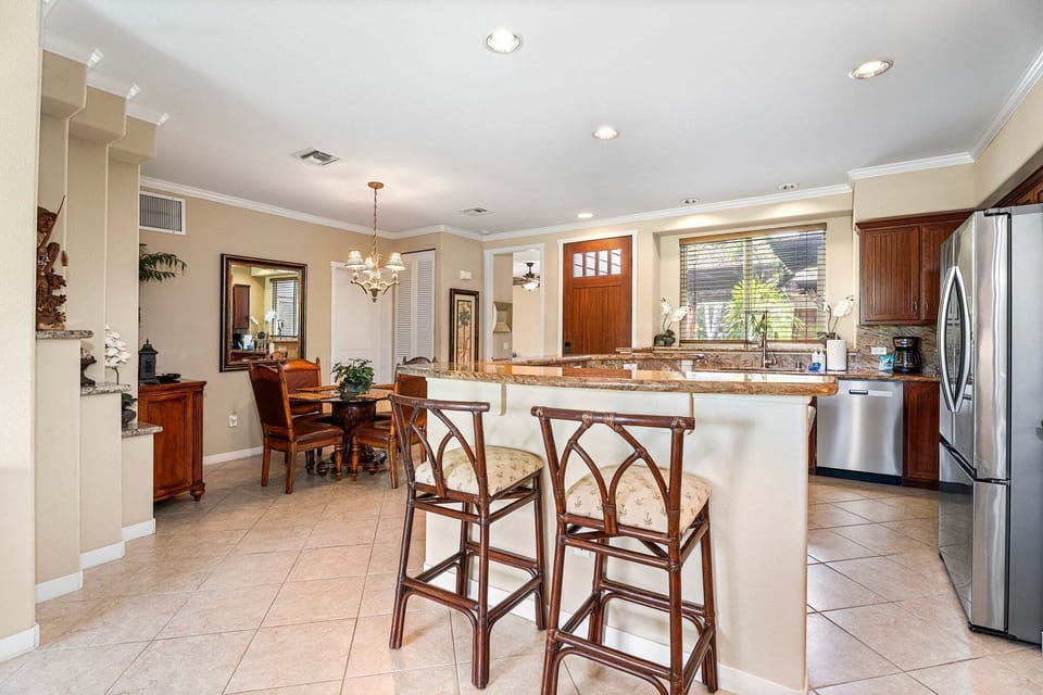 Condo, Multiple Beds, Lanai, Garden View (Golf Villas at Mauna Lani Q2) | Private kitchen | Dining table