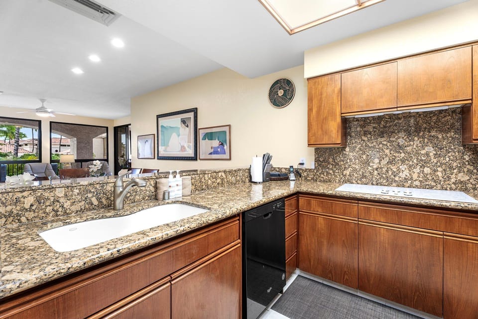 Condo, Multiple Beds, Lanai, Garden View (The Shores at Waikoloa 202) | Private kitchen | Dining tables