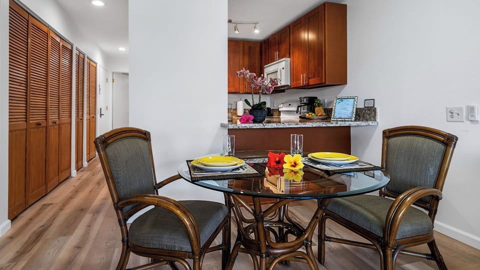 Condo, 1 Queen Bed with Sofa bed, Lanai, Partial Ocean View (Kona Isle C32) | 1 bedroom, individually decorated, individually furnished, bed sheets