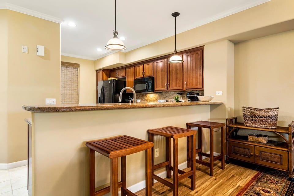 Condo, Multiple Beds, Lanai, Golf View (Waikoloa Beach Villas O3) | Private kitchen | Dining tables