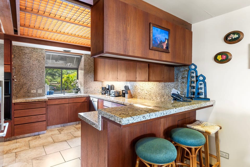 Condo, Multiple Beds, Balcony, Ocean View (Mauna Lani Terrace D203) | Private kitchen | Dining tables