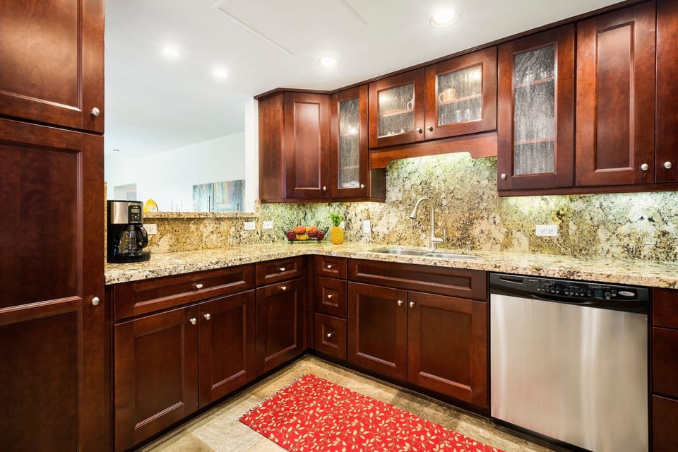 Villa, Multiple Beds, Lanai, Ocean View (Royal Sea Cliff 109) | Private kitchen | Dining tables