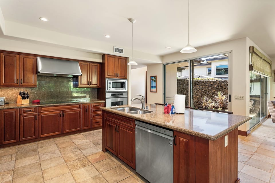Townhome, Multiple Beds, Lanai, Garden View (Mauna Lani Villages 512) | Private kitchen | Dining tables