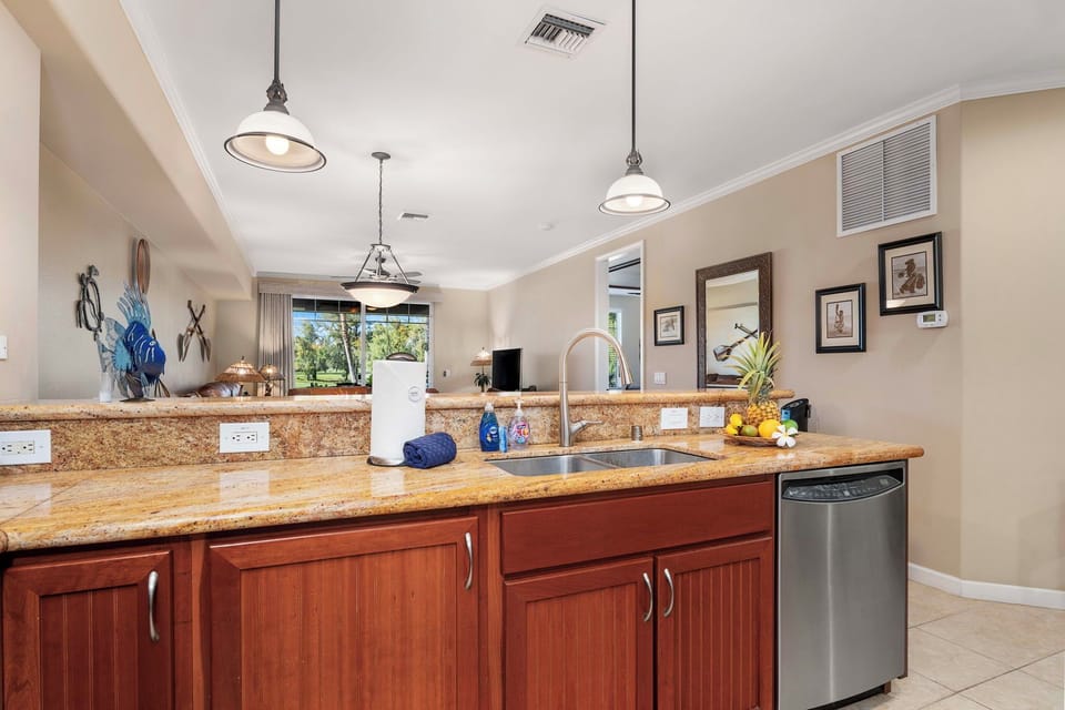 Condo, Multiple Beds, Lanai, Golf View (Waikoloa Beach Villas N3) | Private kitchen | Dining tables