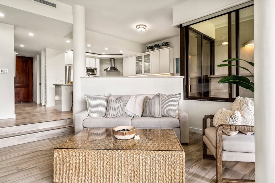 Condo, 1 King Bed, Balcony, Mountain View (Mauna Lani Point H107) | Living area | 42-inch flat-screen TV with digital channels