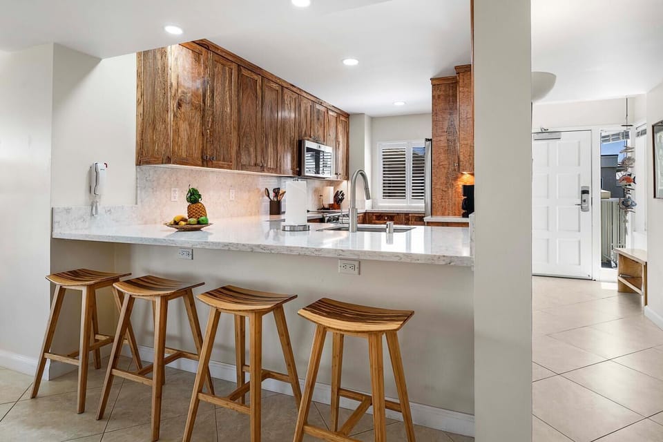 Condo, Multiple Beds, Lanai, Mountain View (Vista Waikoloa D303) | Private kitchen | Coffee/tea maker, dining table