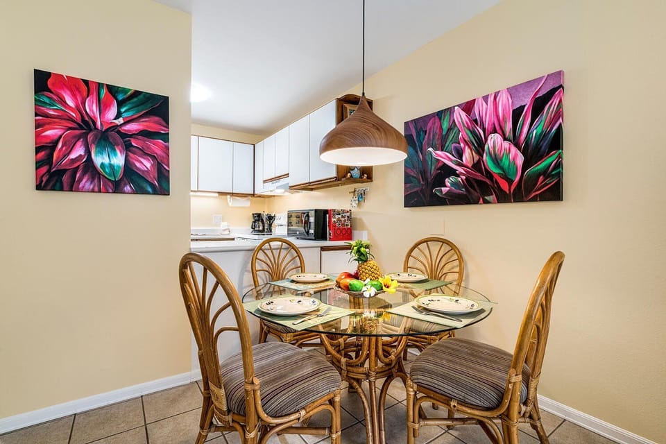 Condo, 1 King Bed with Sofa bed, Lanai, Garden View (Kona Isle B5) | 1 bedroom, individually decorated, individually furnished, bed sheets