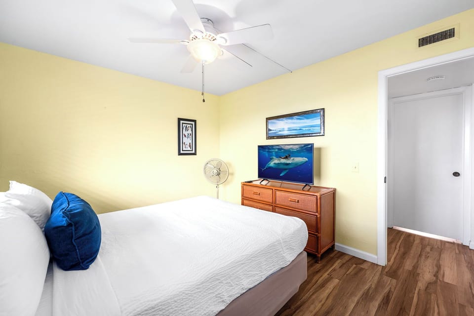 Condo, Multiple Beds, Lanai, Garden View (White Sands Village 223) | 2 bedrooms, individually decorated, individually furnished, bed sheets