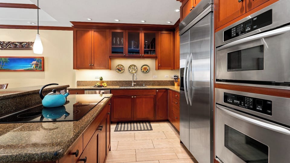 Condo, Multiple Beds, Lanai, Beach View (Kolea 16H) | Private kitchen | Dining table