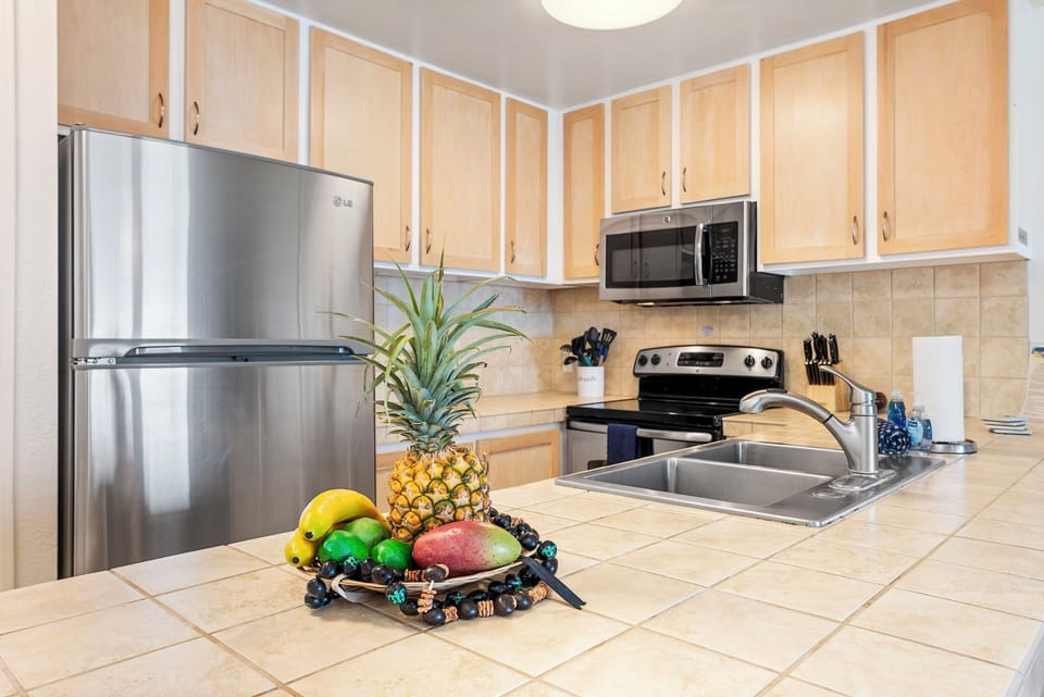 Condo, Multiple Beds, Lanai, Ocean View (Sea Village 4307) | Private kitchen | Dining tables