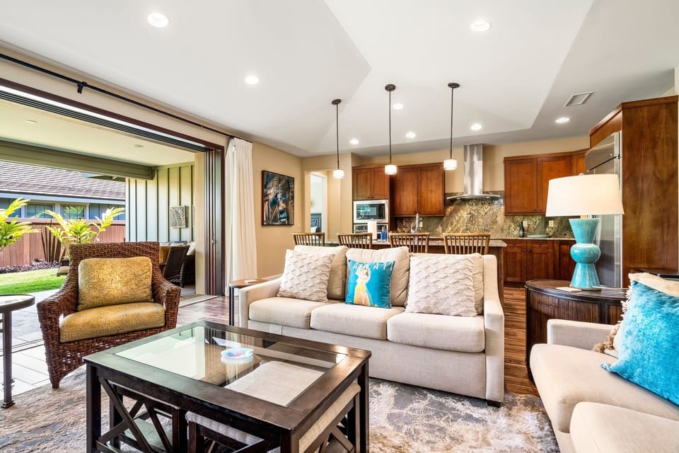 House, Multiple Beds, Lanai, Garden View (Holua Kai 37) | Living area | 42-inch flat-screen TV with digital channels