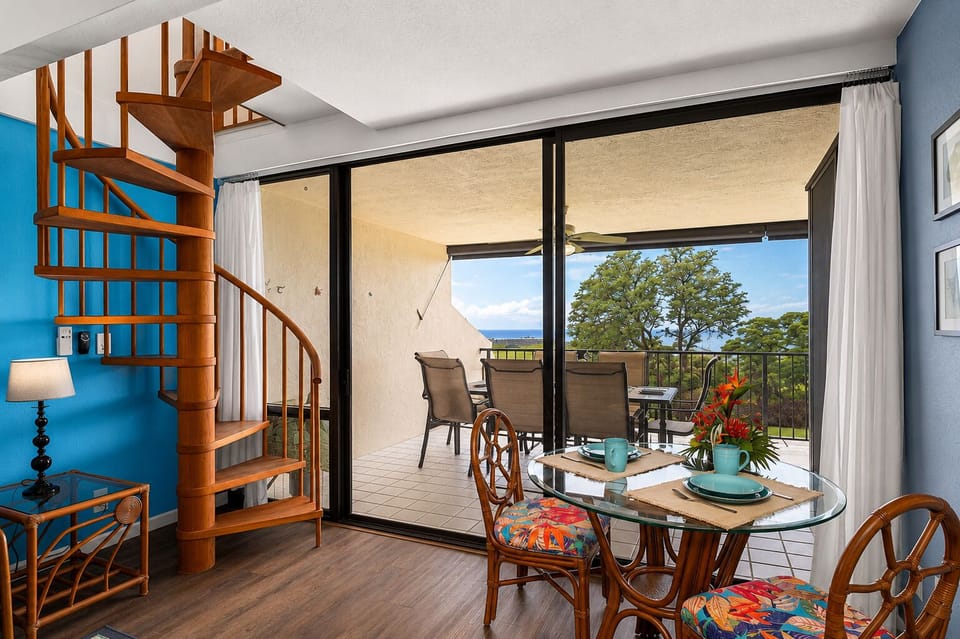 Condo, Multiple Beds, Balcony, Ocean View (Country Club Villas 305) | Dining