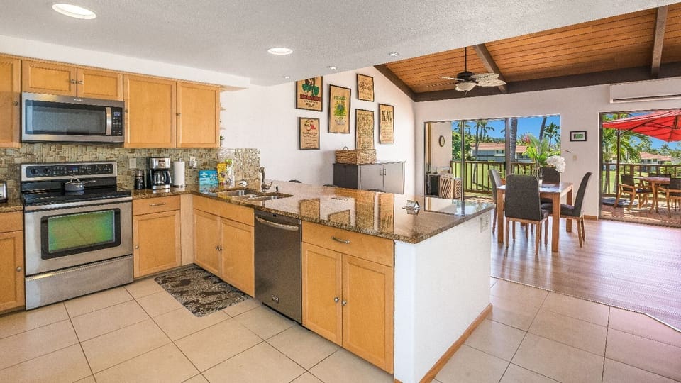Condo, Multiple Beds, Lanai, Golf View (Keauhou Gardens 3202) | Private kitchen | Dining tables