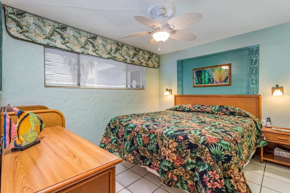 Condo, 1 King Bed, Lanai, Partial Ocean View (Casa de Emdeko 232) | 1 bedroom, individually decorated, individually furnished, bed sheets
