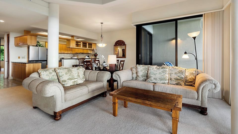 Condo, Multiple Beds, Balcony, Ocean View (Mauna Lani Point H201) | Living area | 42-inch flat-screen TV with digital channels