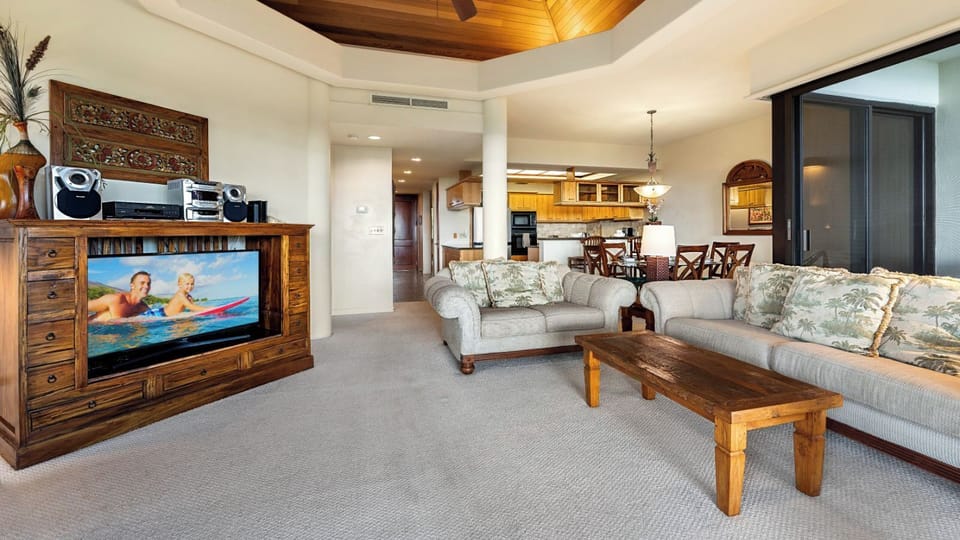 Condo, Multiple Beds, Balcony, Ocean View (Mauna Lani Point H201) | Living area | 42-inch flat-screen TV with digital channels