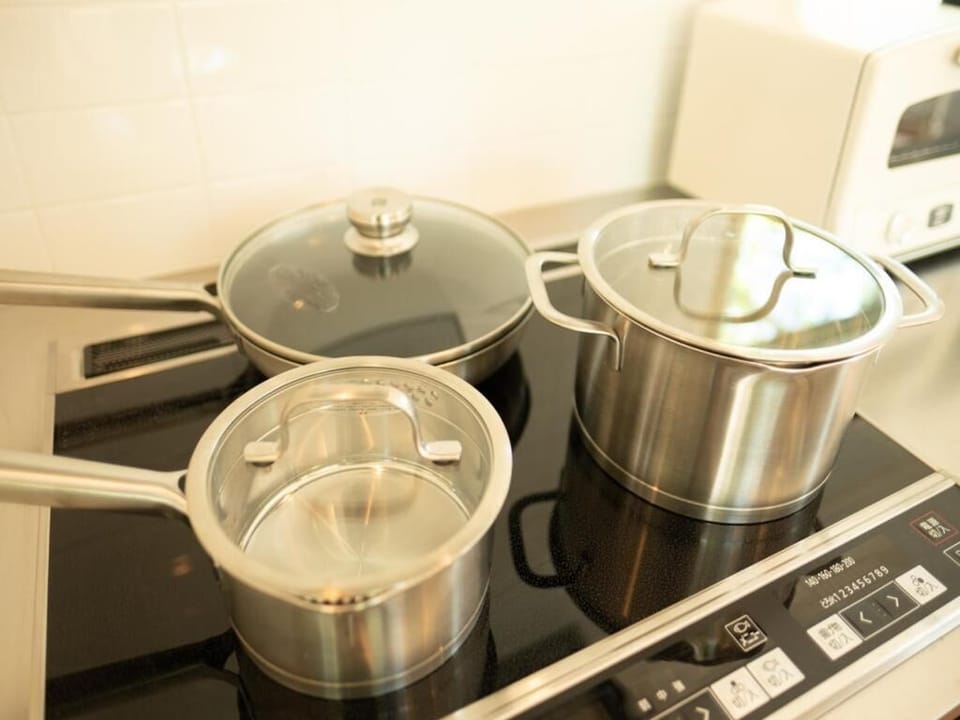 Electric kettle, toaster