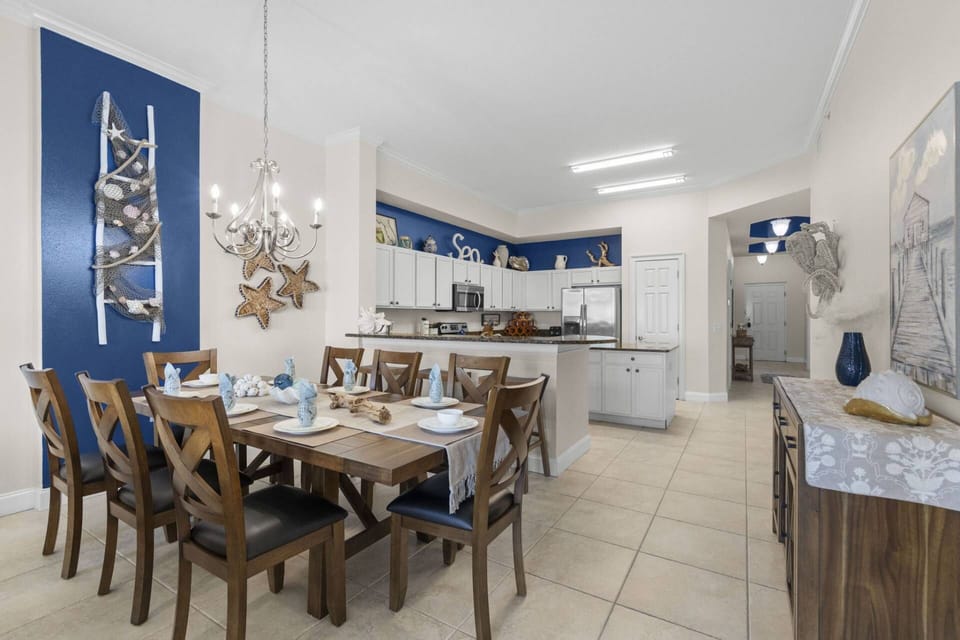 Spacious Dining Area with Seating for 8