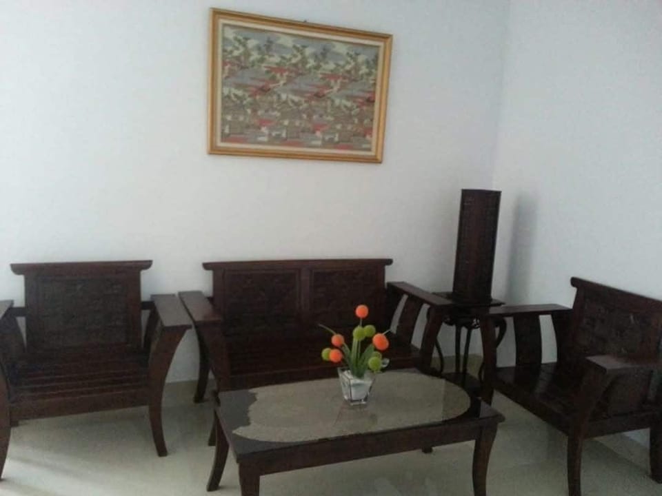Basic Villa, 3 Bedrooms | Living area