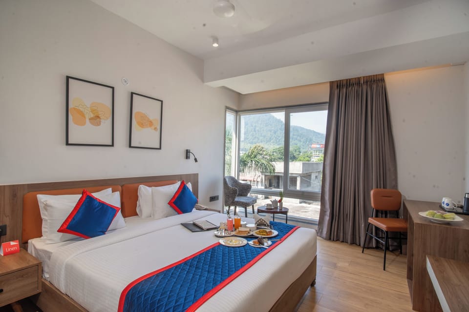 Deluxe Double Room, Mountain View | WiFi (free), bed sheets