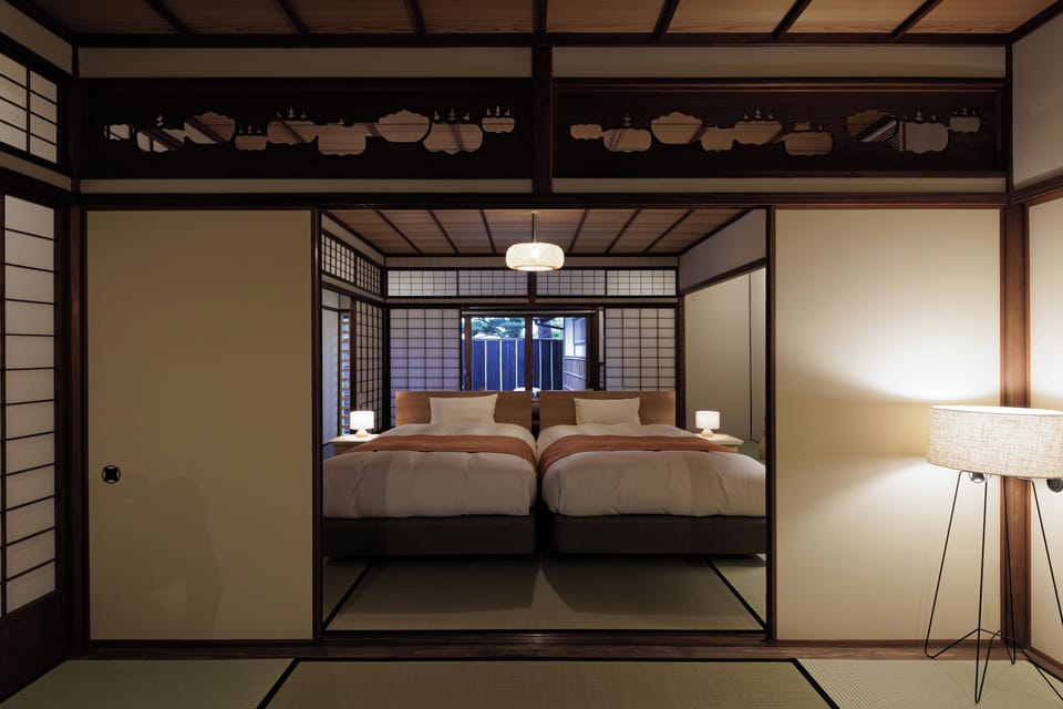 Deluxe Twin Room | In-room safe, WiFi (free), bed sheets