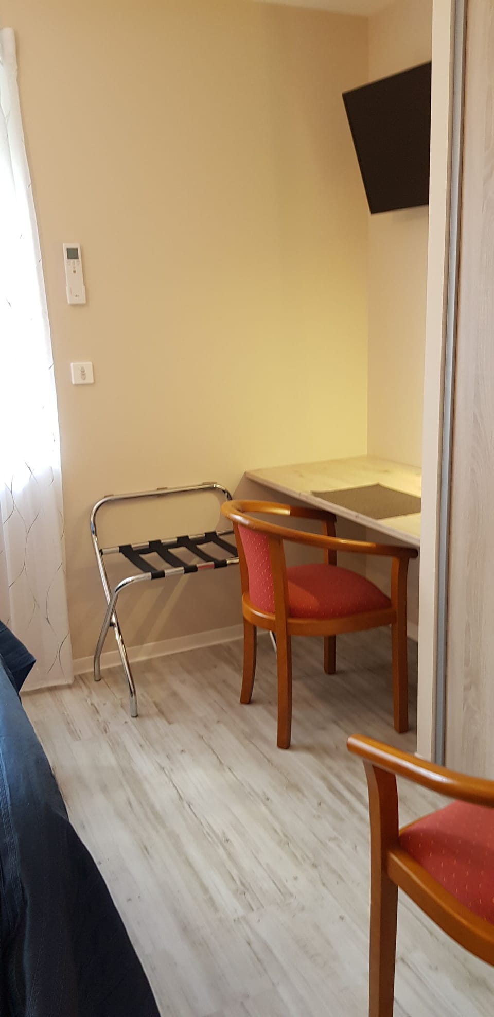 Family Quadruple Room | Desk, free WiFi