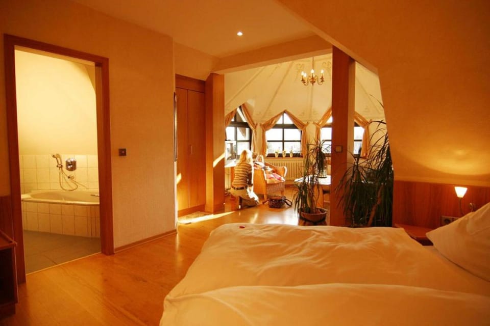 Panoramic Suite | Desk, soundproofing, free WiFi, bed sheets