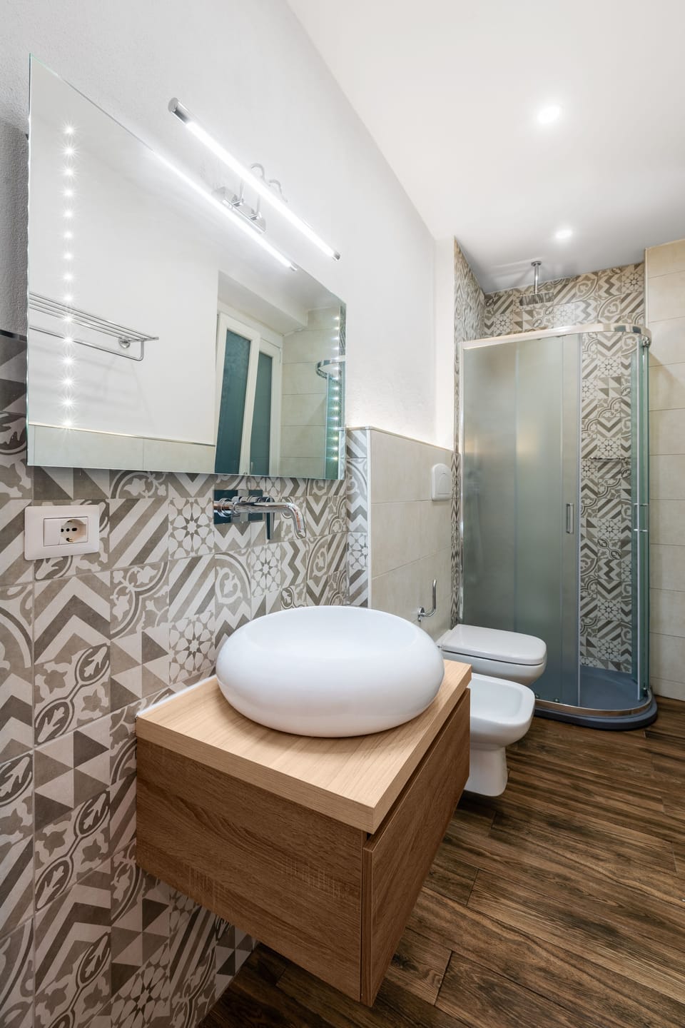 Comfort Single Room | Bathroom | Designer toiletries, hair dryer, bidet, towels