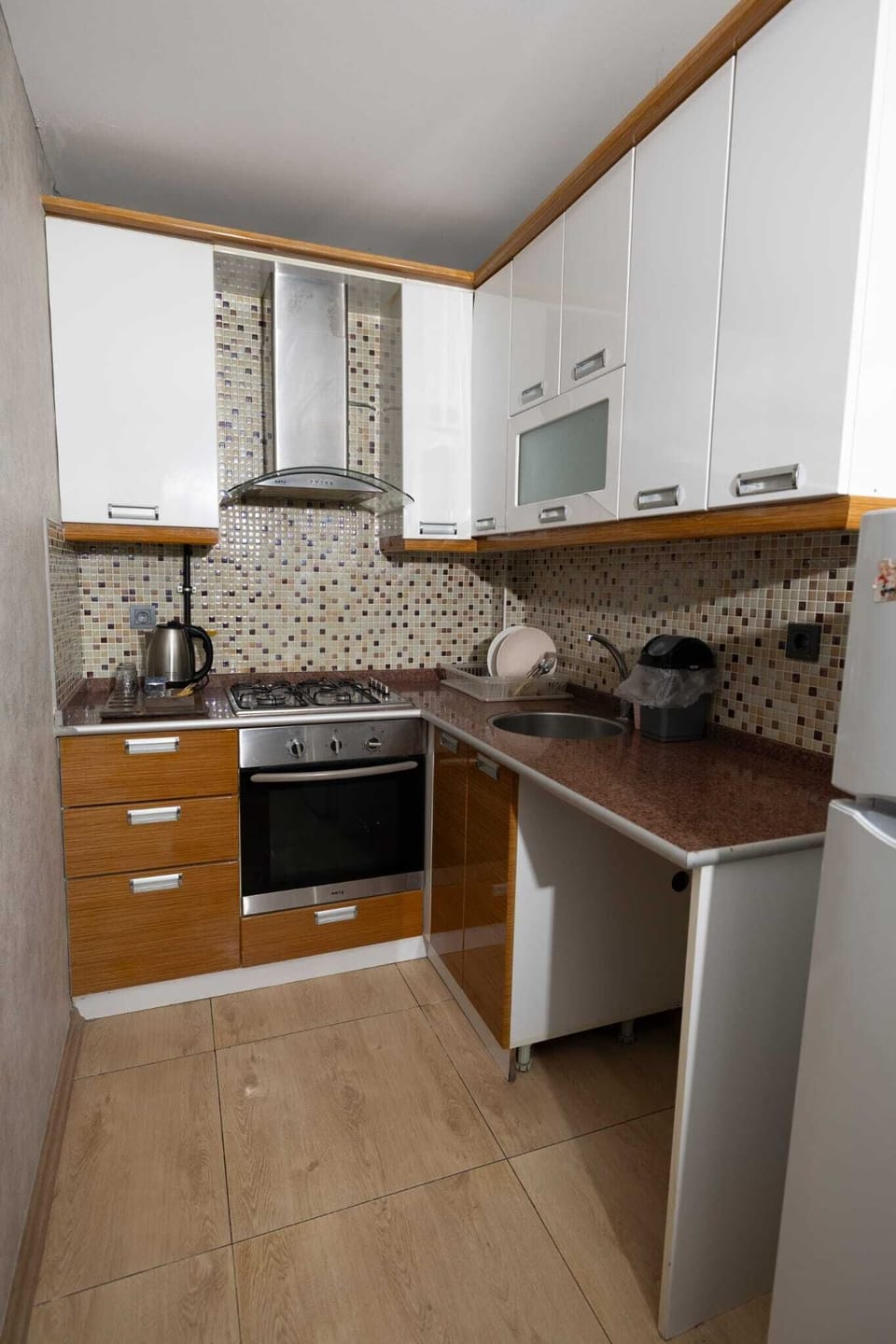 Comfort Apartment, City View | Private kitchen | Electric kettle