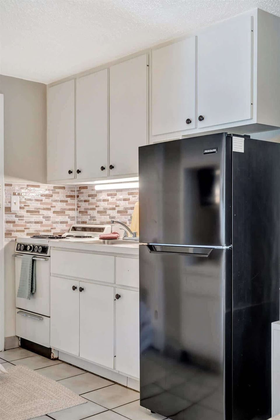 Eat, drink, and be merry! Our cozy kitchen is ready for your next culinary escapade