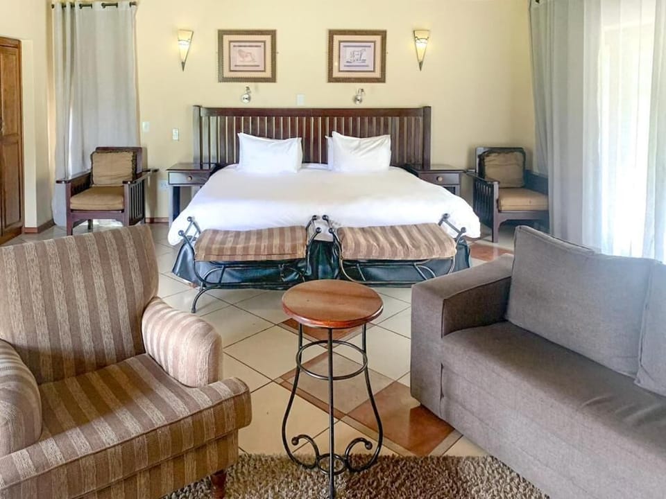 Junior Double Room, Non Smoking, Golf View | Iron/ironing board, free WiFi