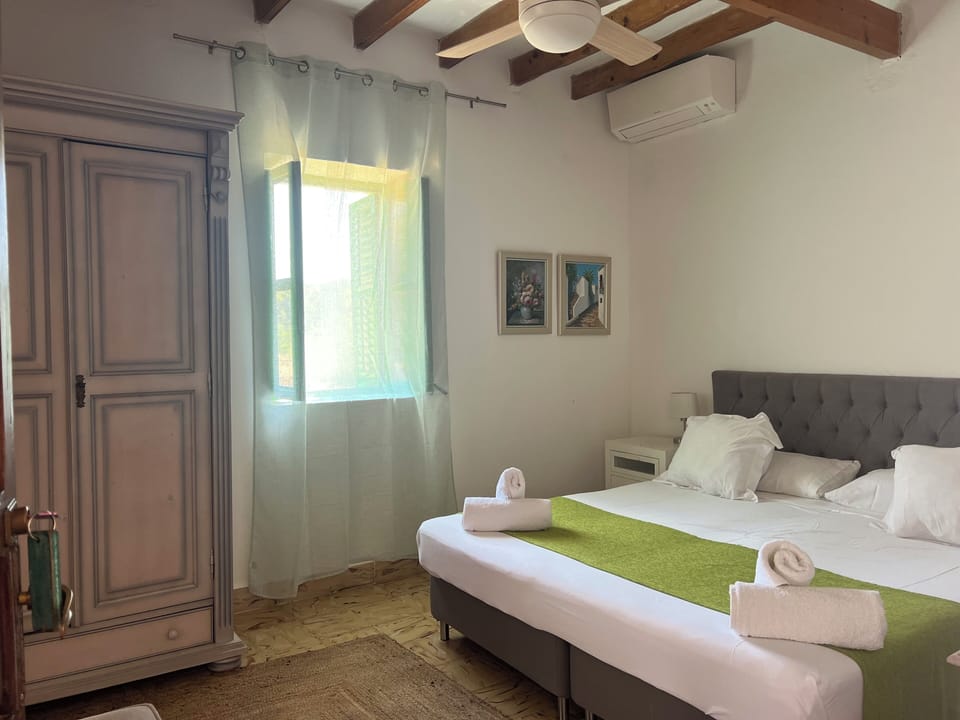 Dormitorio nombre Frigola