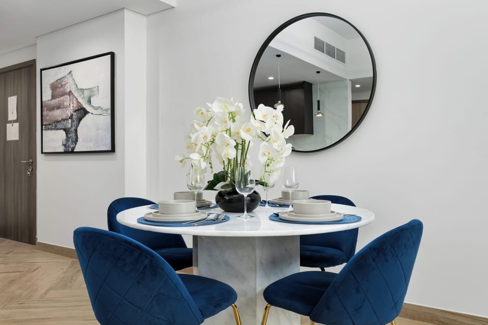 Deluxe Apartment, Non Smoking | In-room dining